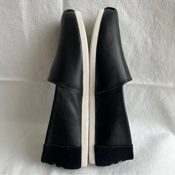 Toms Star Wars slip on shoes size US 11 leather black. Darth Vader/Stormtrooper - Picture 3 of 8